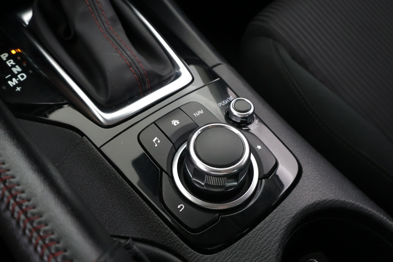 MAZDA 3 2015