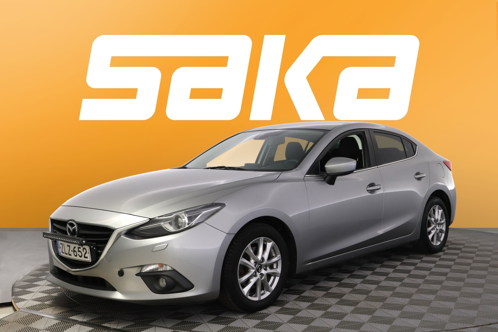MAZDA 3 2015