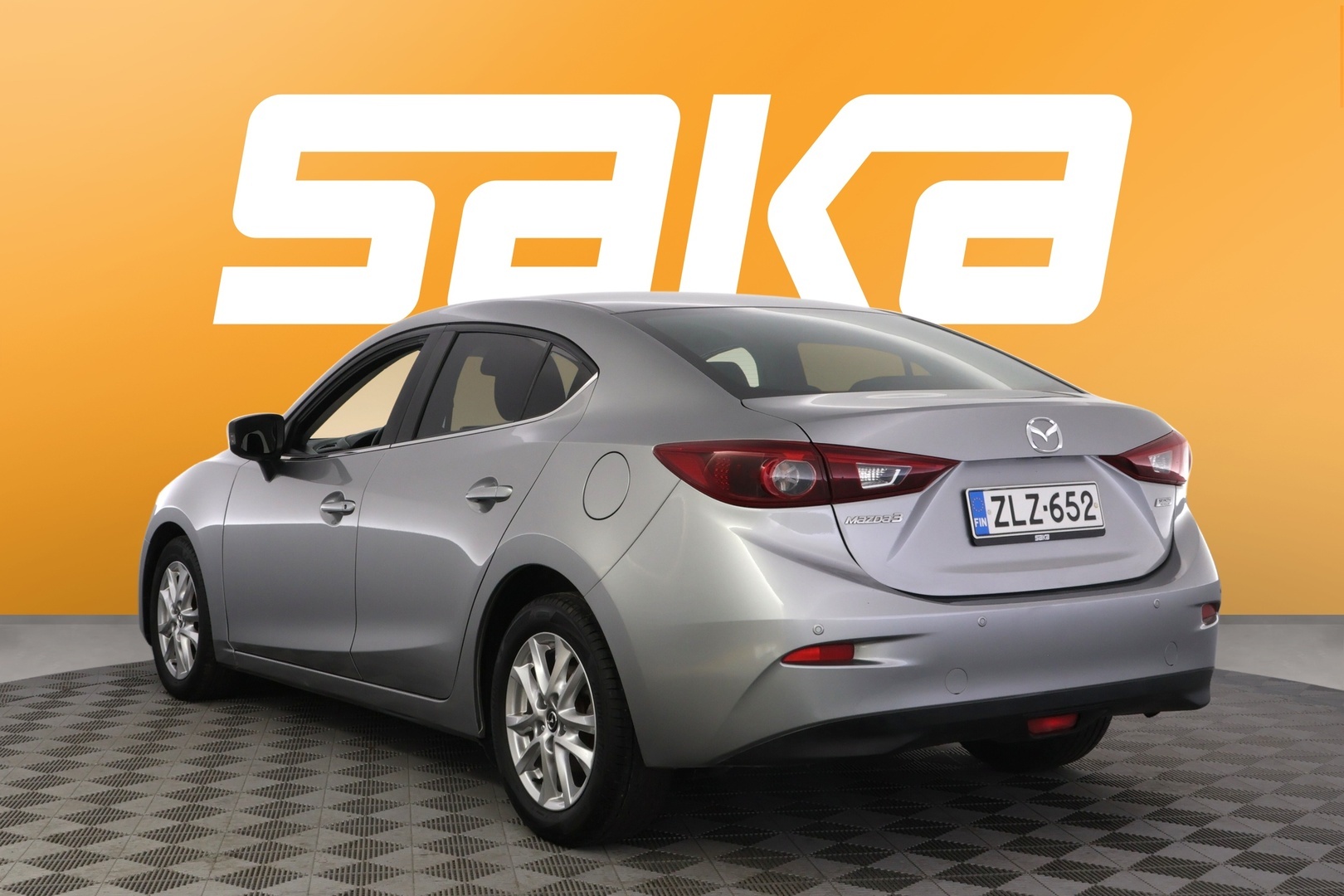 MAZDA 3 2015