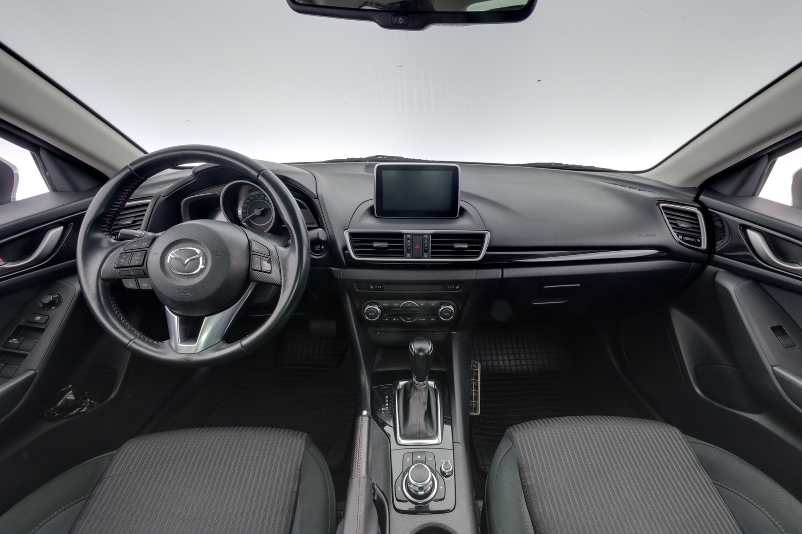 MAZDA 3 2015