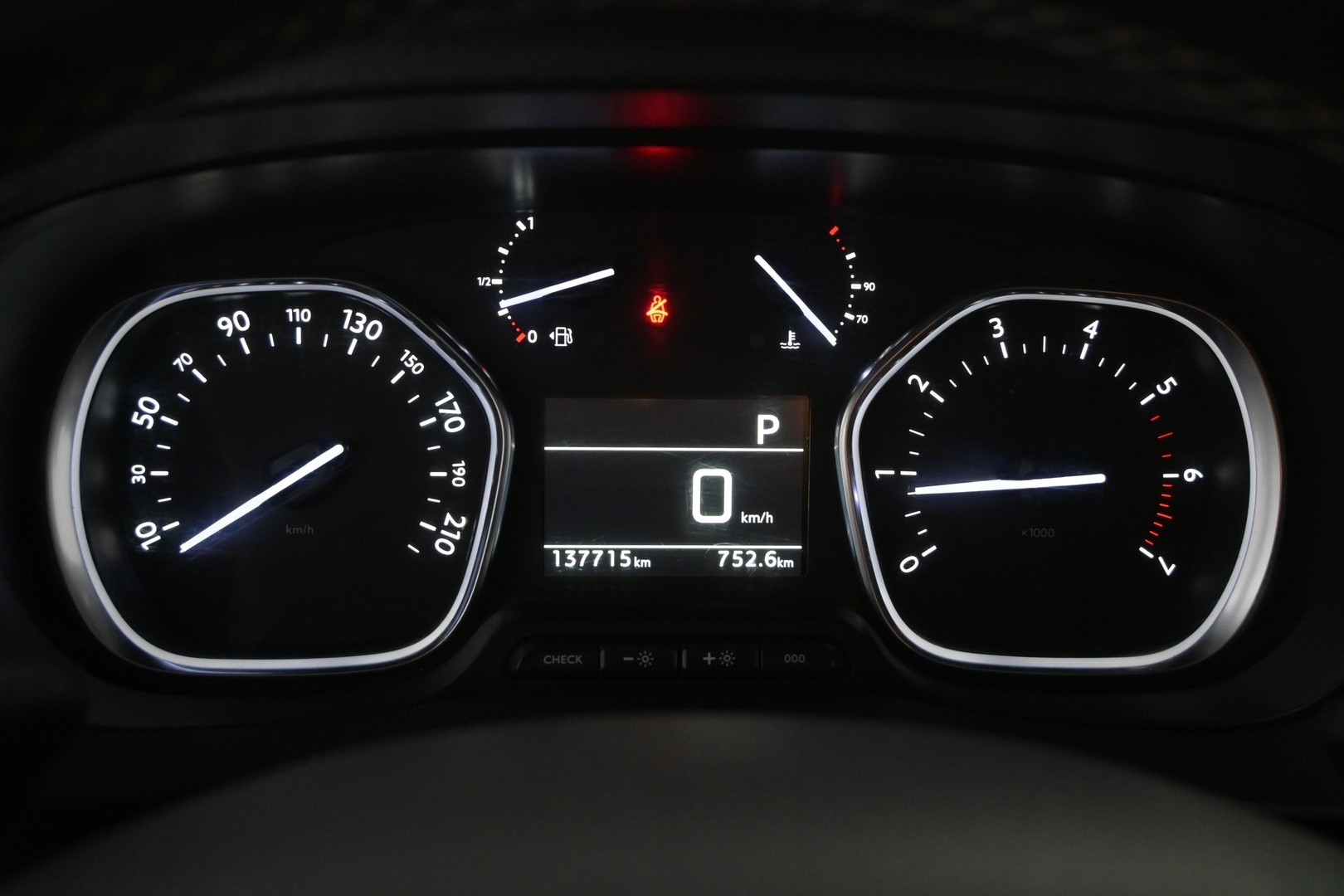 PEUGEOT Expert 2019