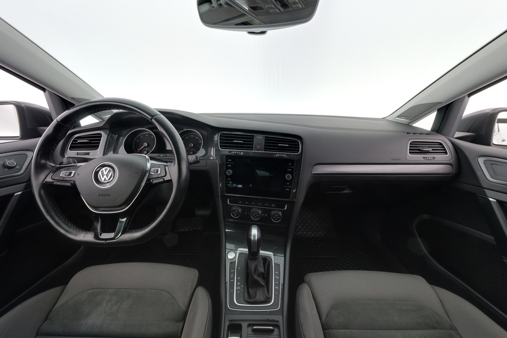 VOLKSWAGEN Golf 2020