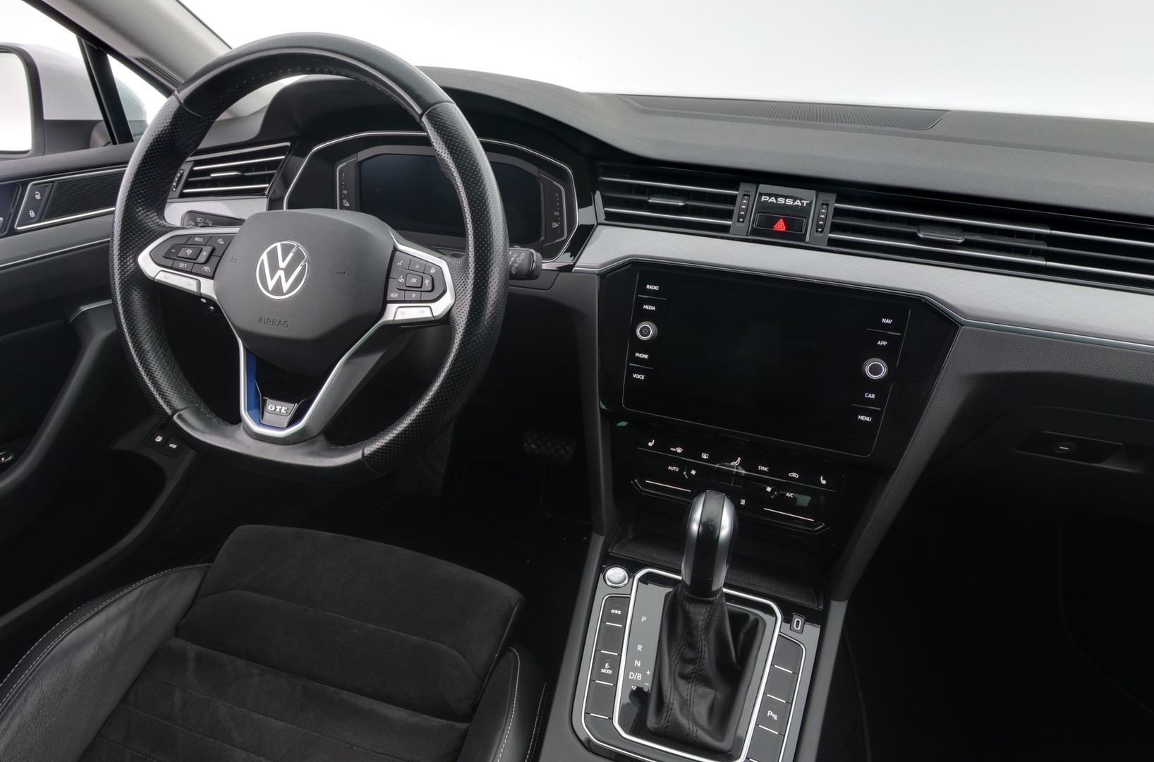 VOLKSWAGEN Passat 2021