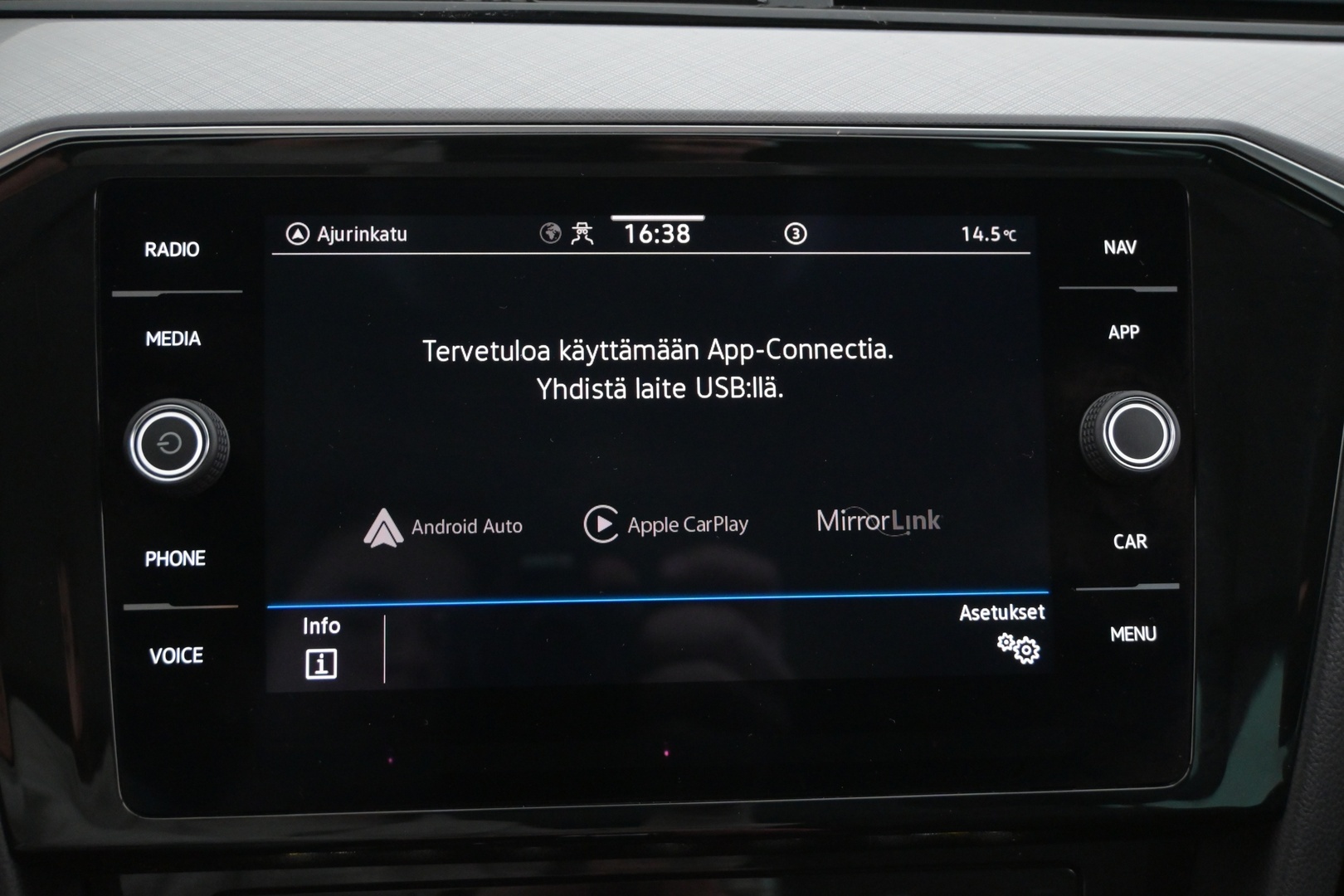 VOLKSWAGEN Passat 2021