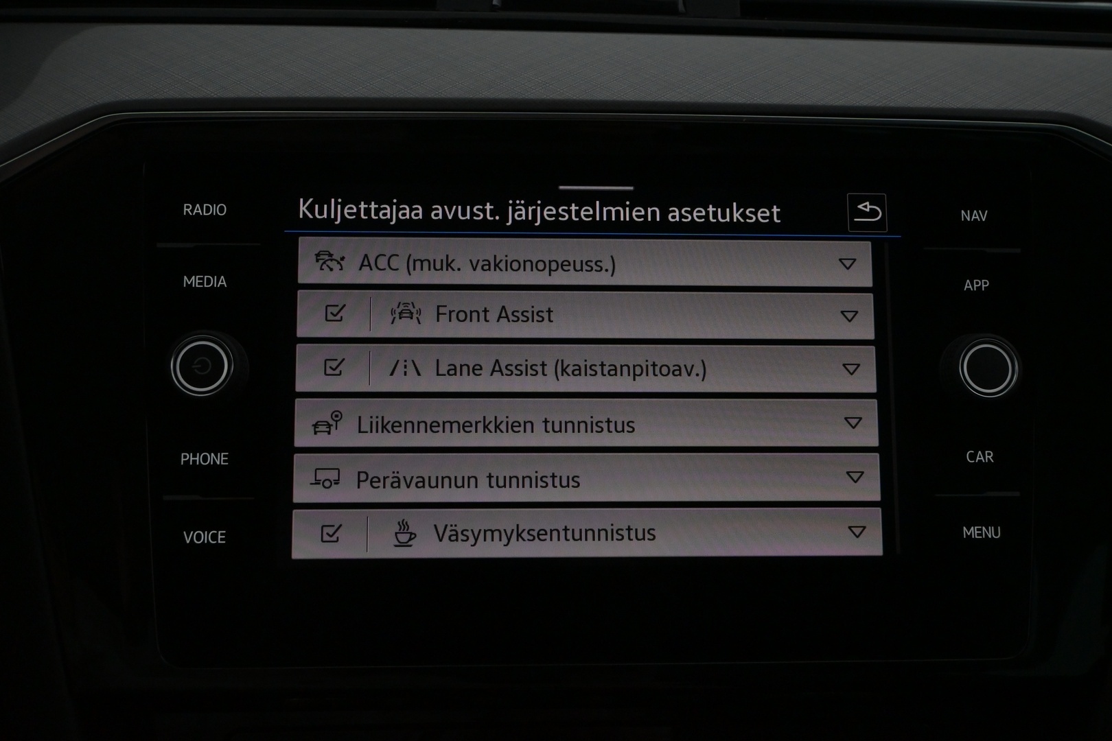 VOLKSWAGEN Passat 2021