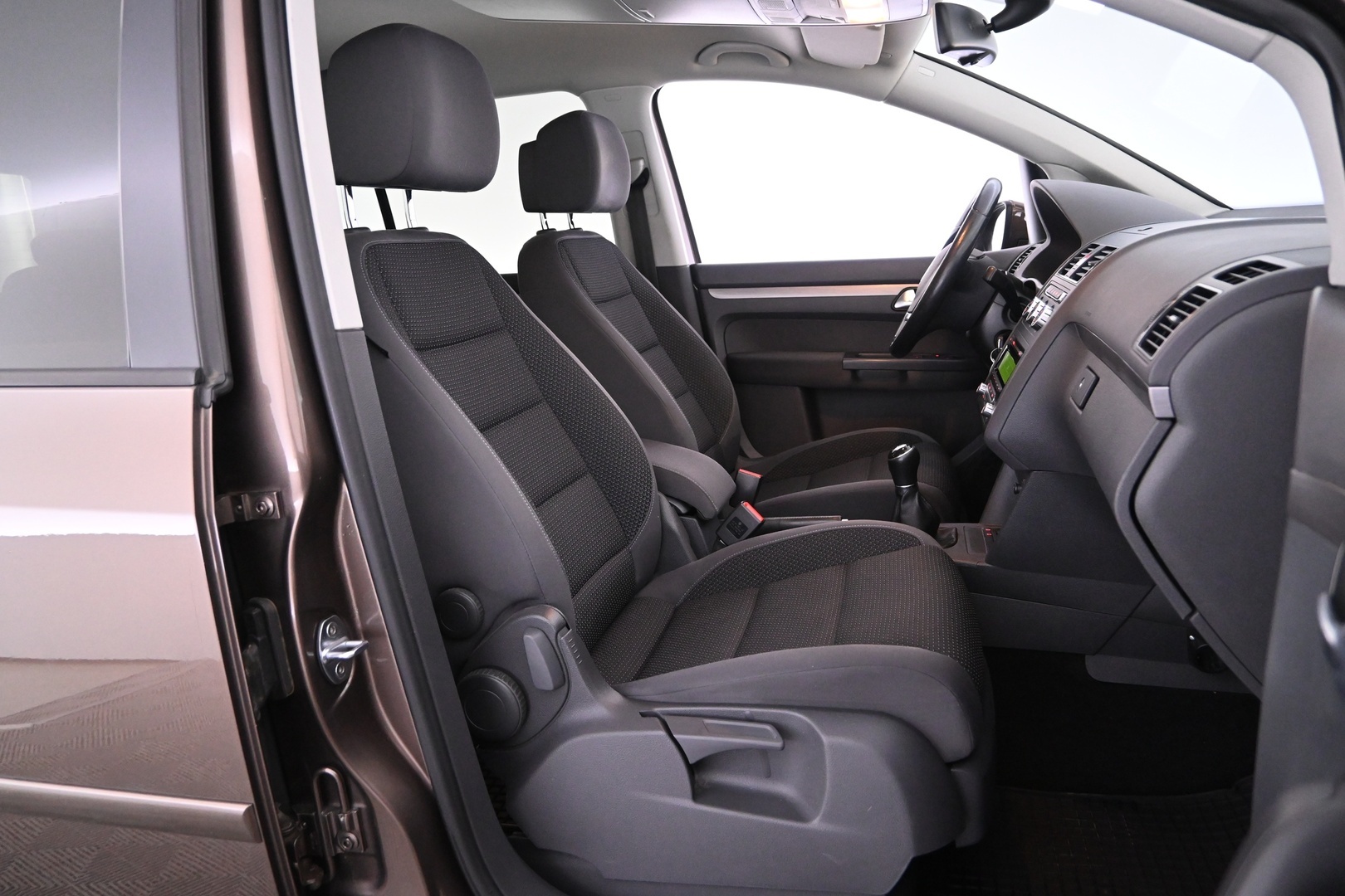 VOLKSWAGEN Touran 2013