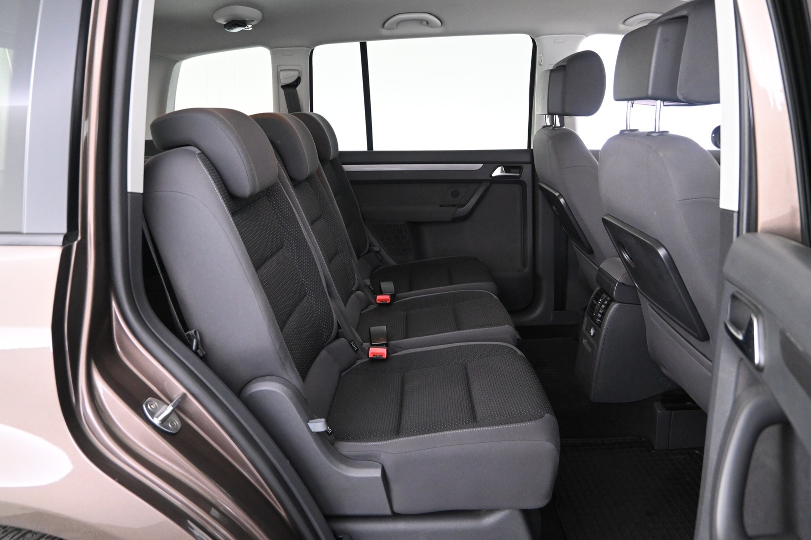 VOLKSWAGEN Touran 2013