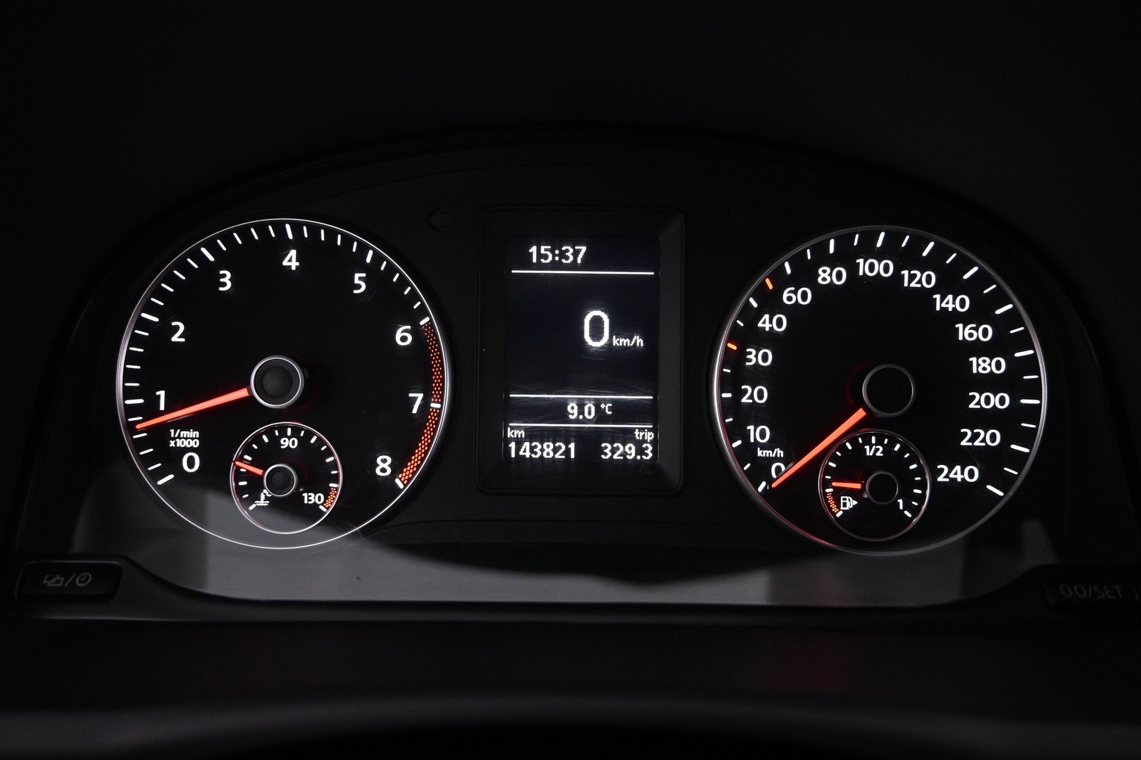 VOLKSWAGEN Touran 2013