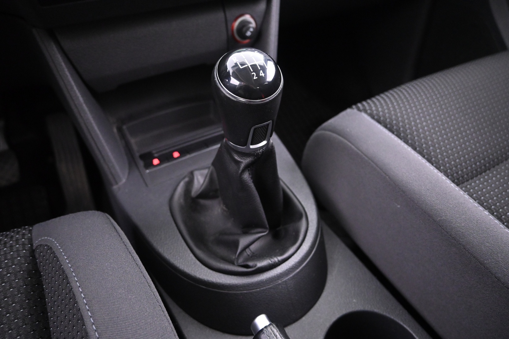 VOLKSWAGEN Touran 2013
