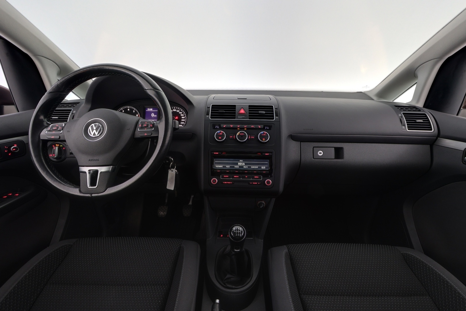 VOLKSWAGEN Touran 2013