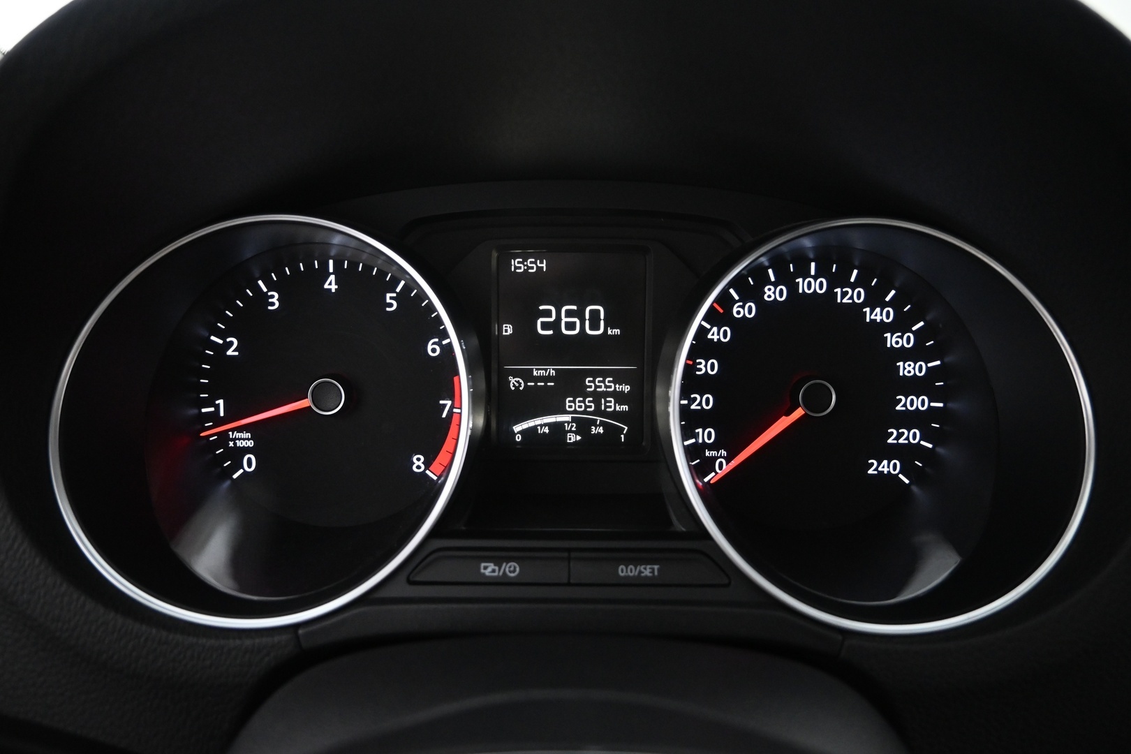 VOLKSWAGEN Polo 2015