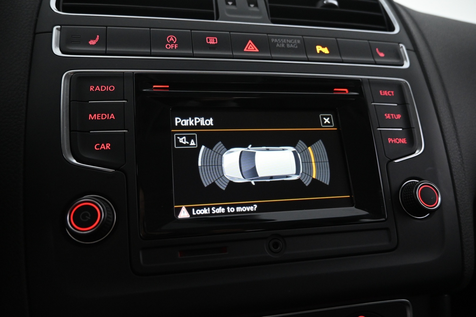 VOLKSWAGEN Polo 2015