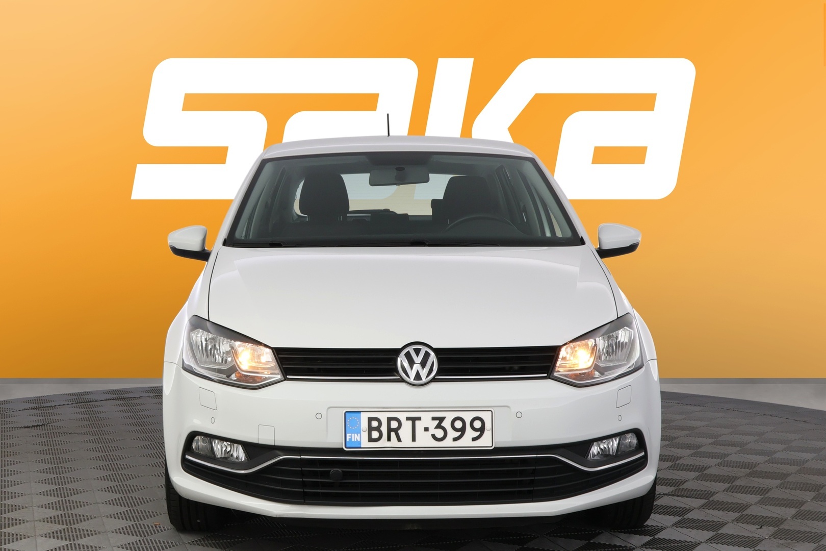 VOLKSWAGEN Polo 2015