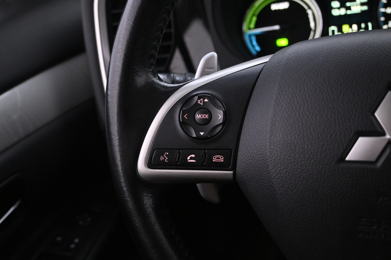 MITSUBISHI Outlander PHEV 2014
