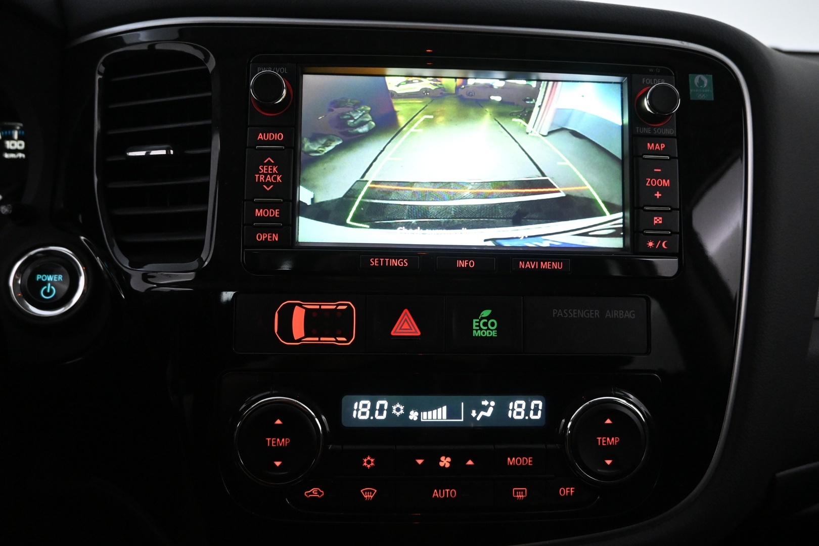 MITSUBISHI Outlander PHEV 2014