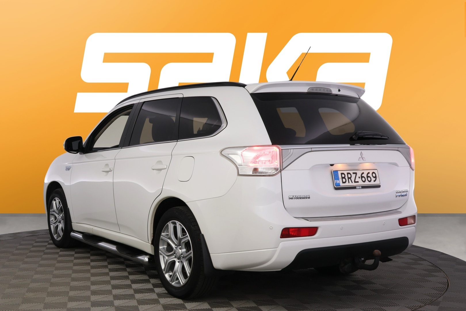 MITSUBISHI Outlander PHEV 2014