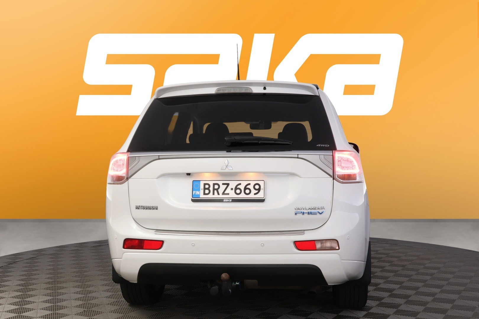MITSUBISHI Outlander PHEV 2014