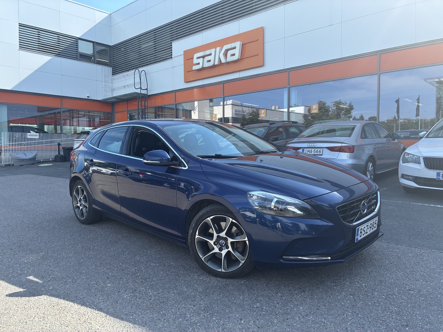 VOLVO V40 2015