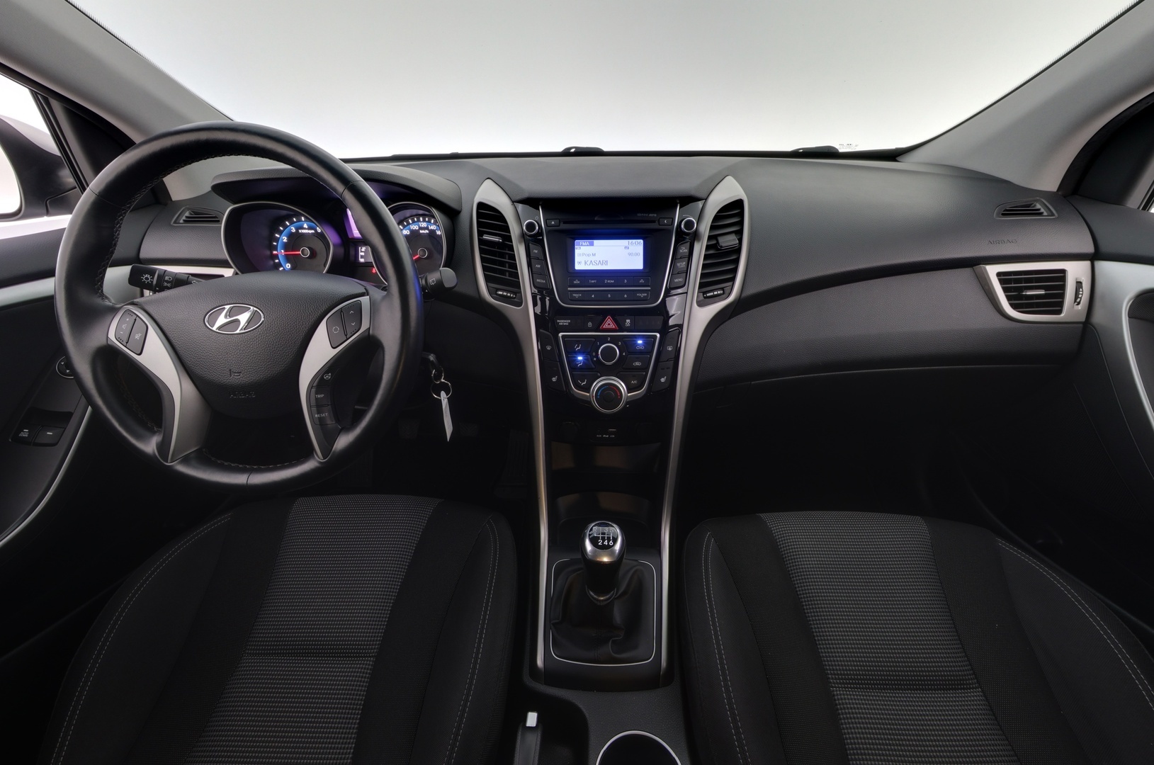 HYUNDAI I30 2016