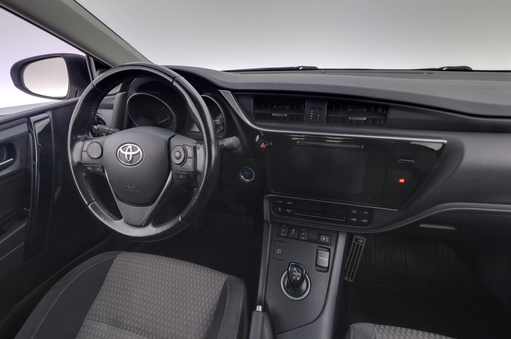 TOYOTA Auris 2017