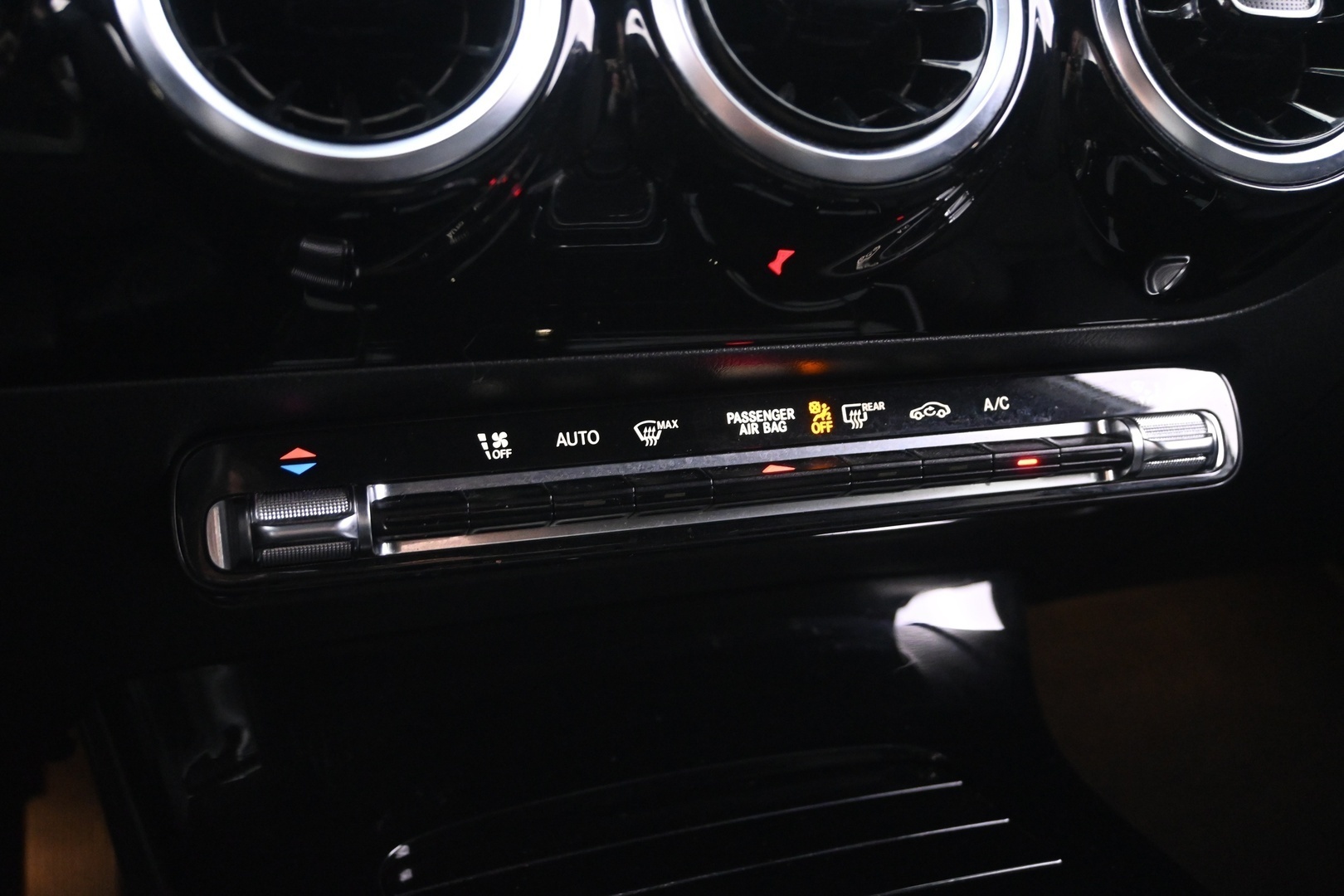 MERCEDES-BENZ A 2019