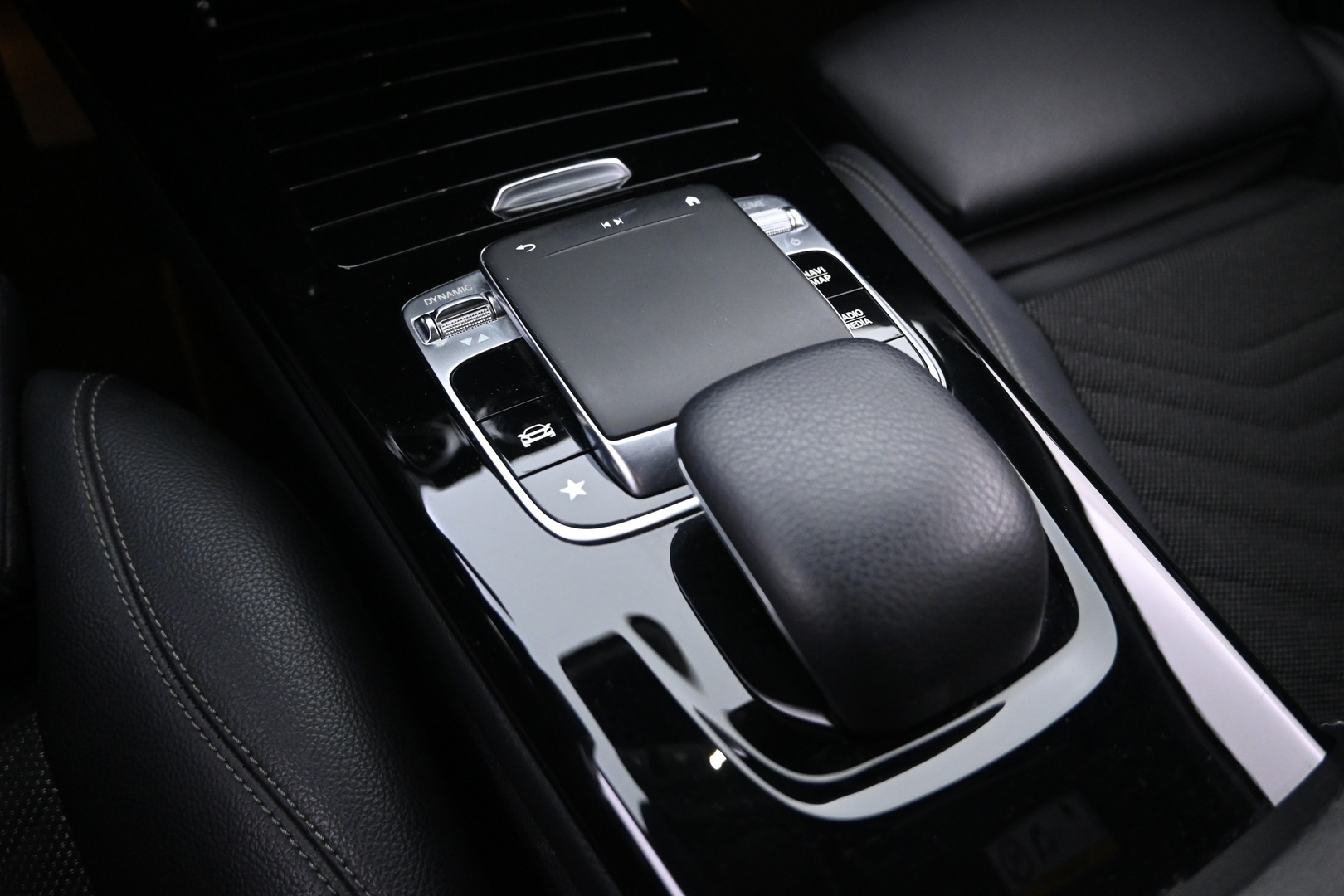 MERCEDES-BENZ A 2019