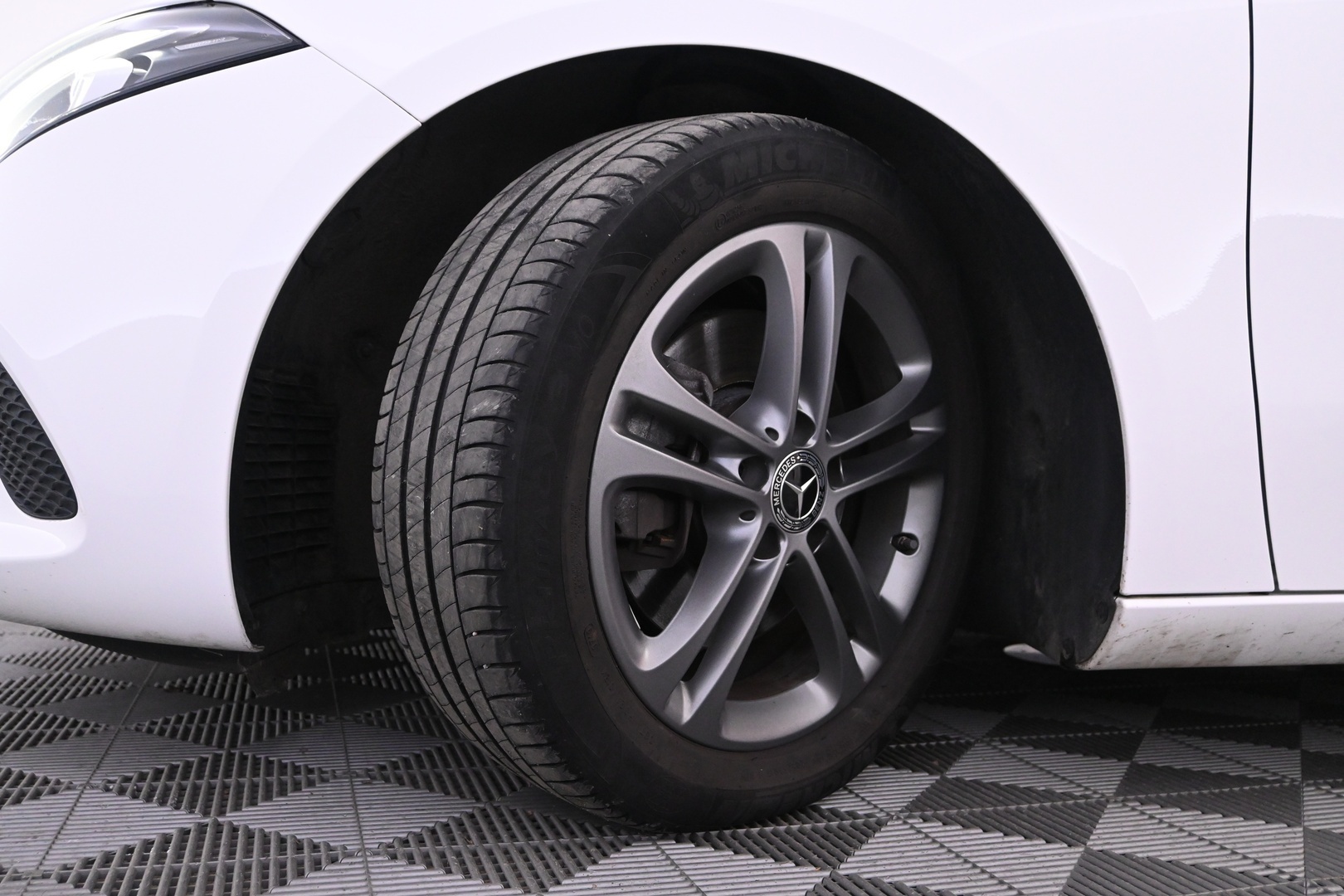 MERCEDES-BENZ A 2019