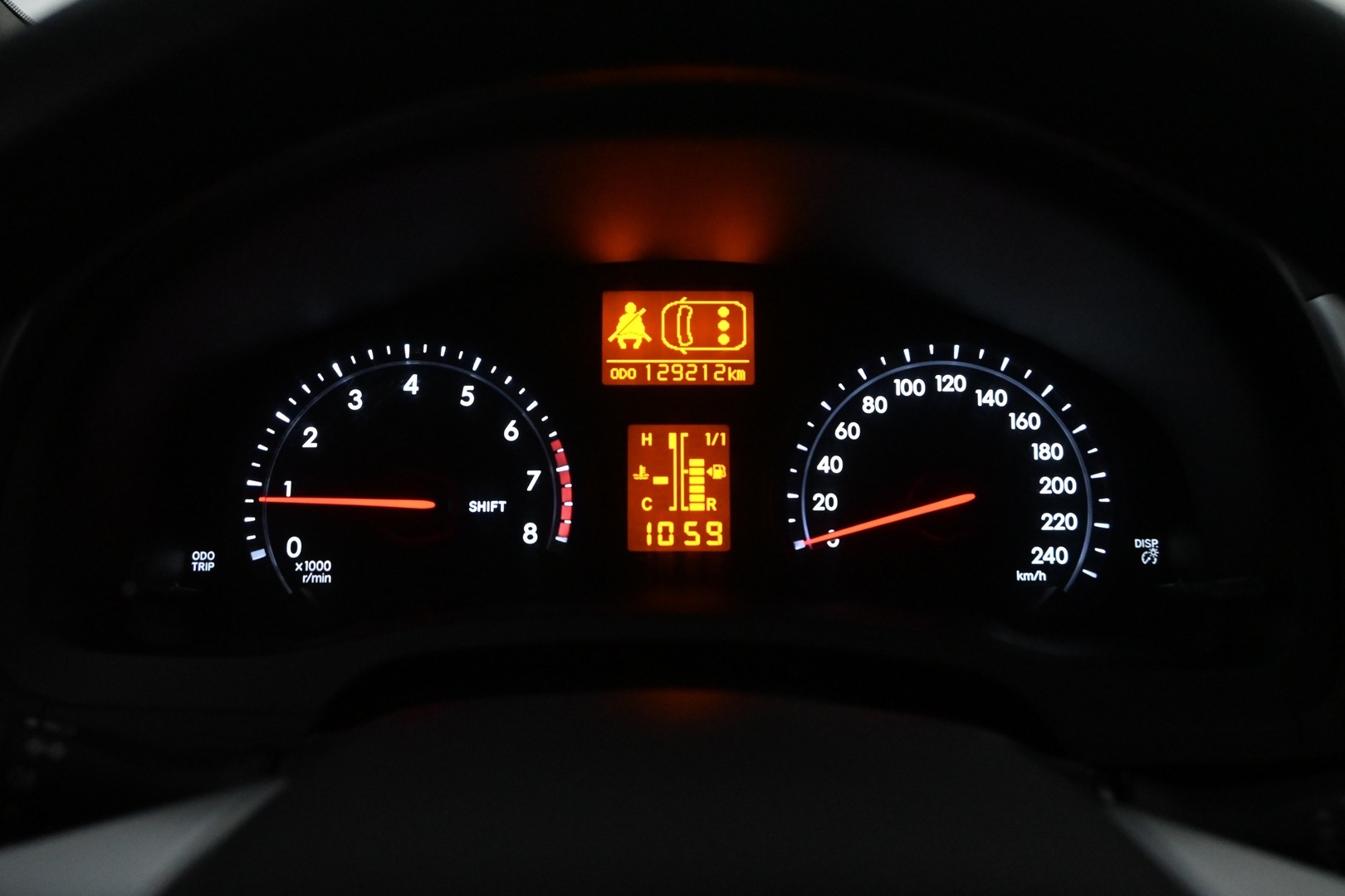 TOYOTA Avensis 2012