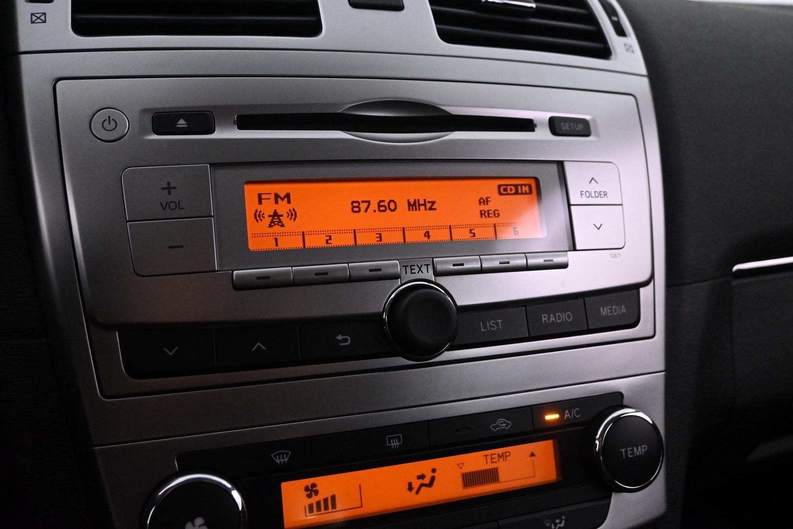 TOYOTA Avensis 2012