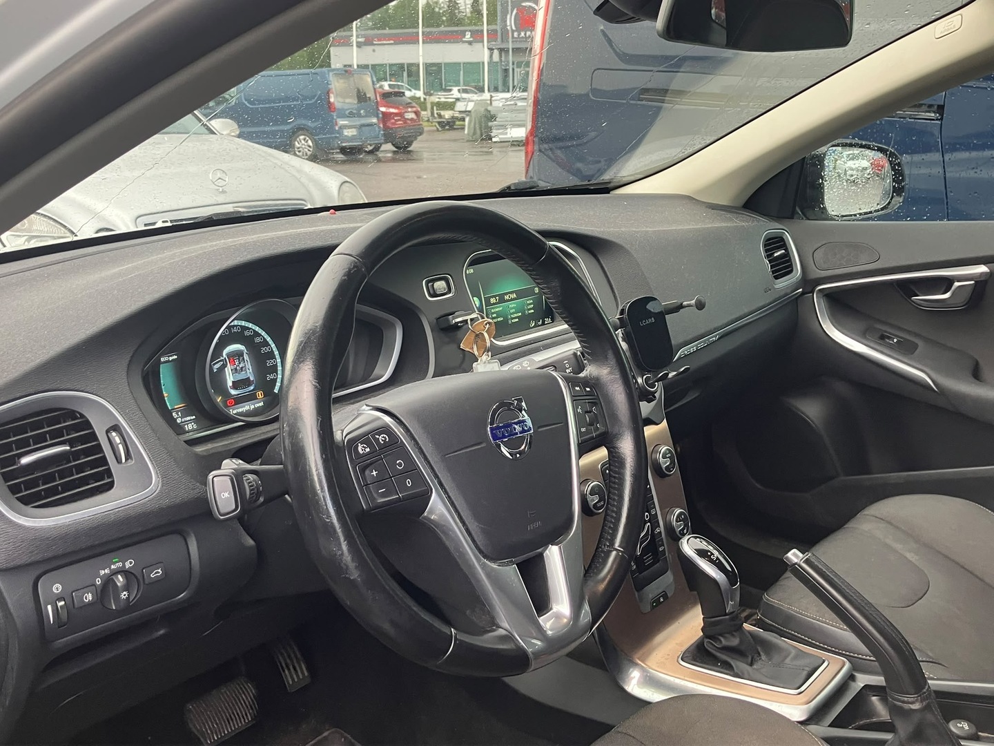 VOLVO V40 Cross Country 2016
