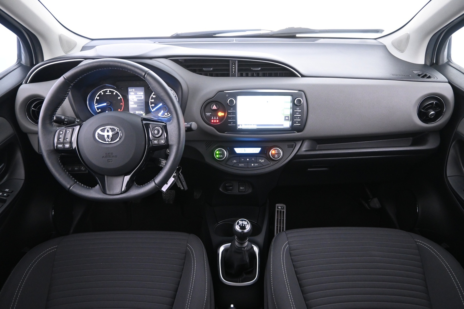 TOYOTA Yaris 2019