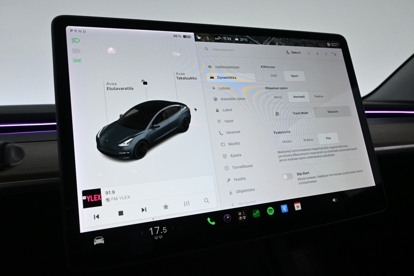 TESLA Model 3 2021