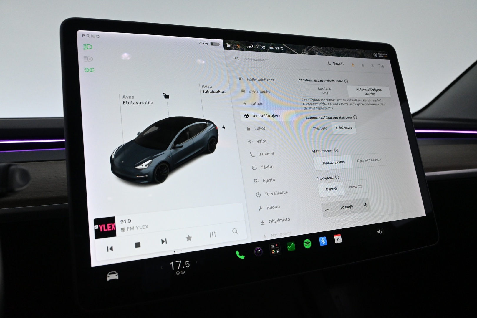 TESLA Model 3 2021
