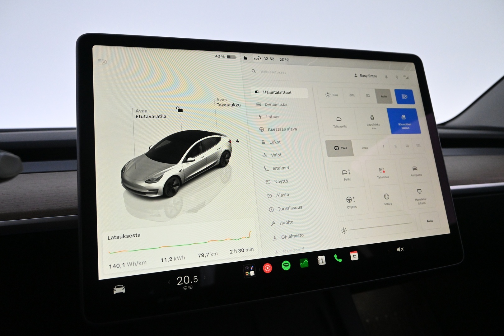 TESLA Model 3 2023