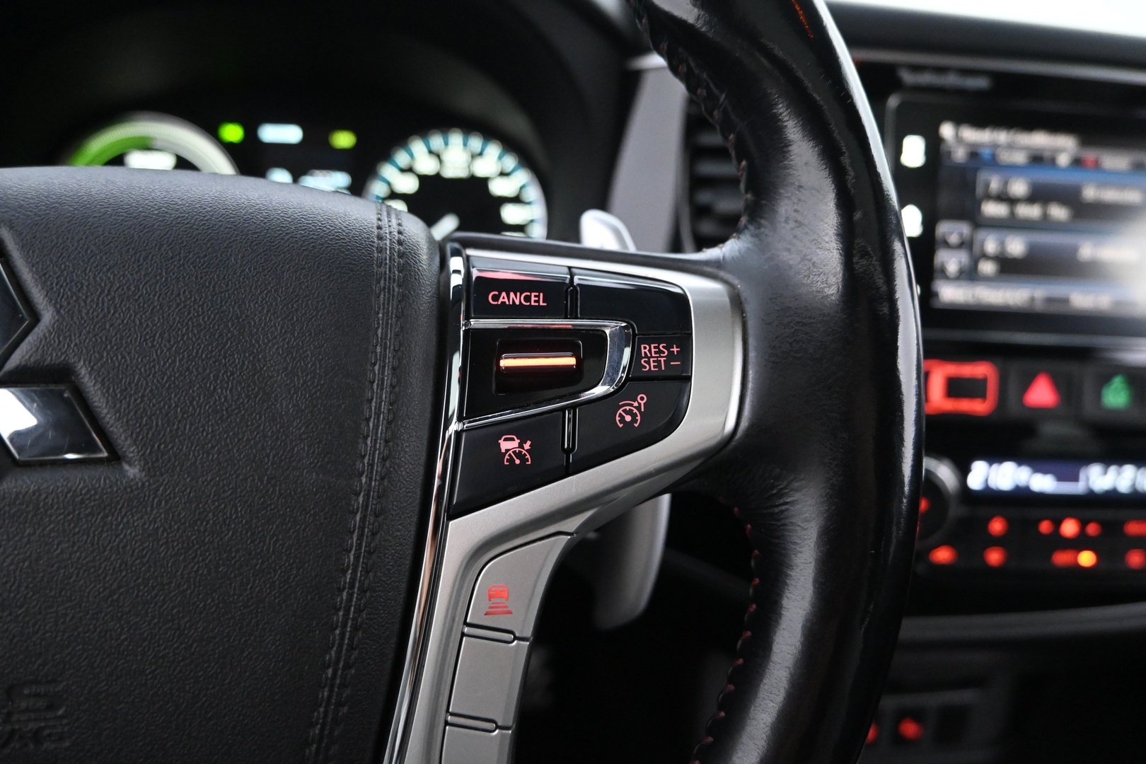 MITSUBISHI Outlander 2018