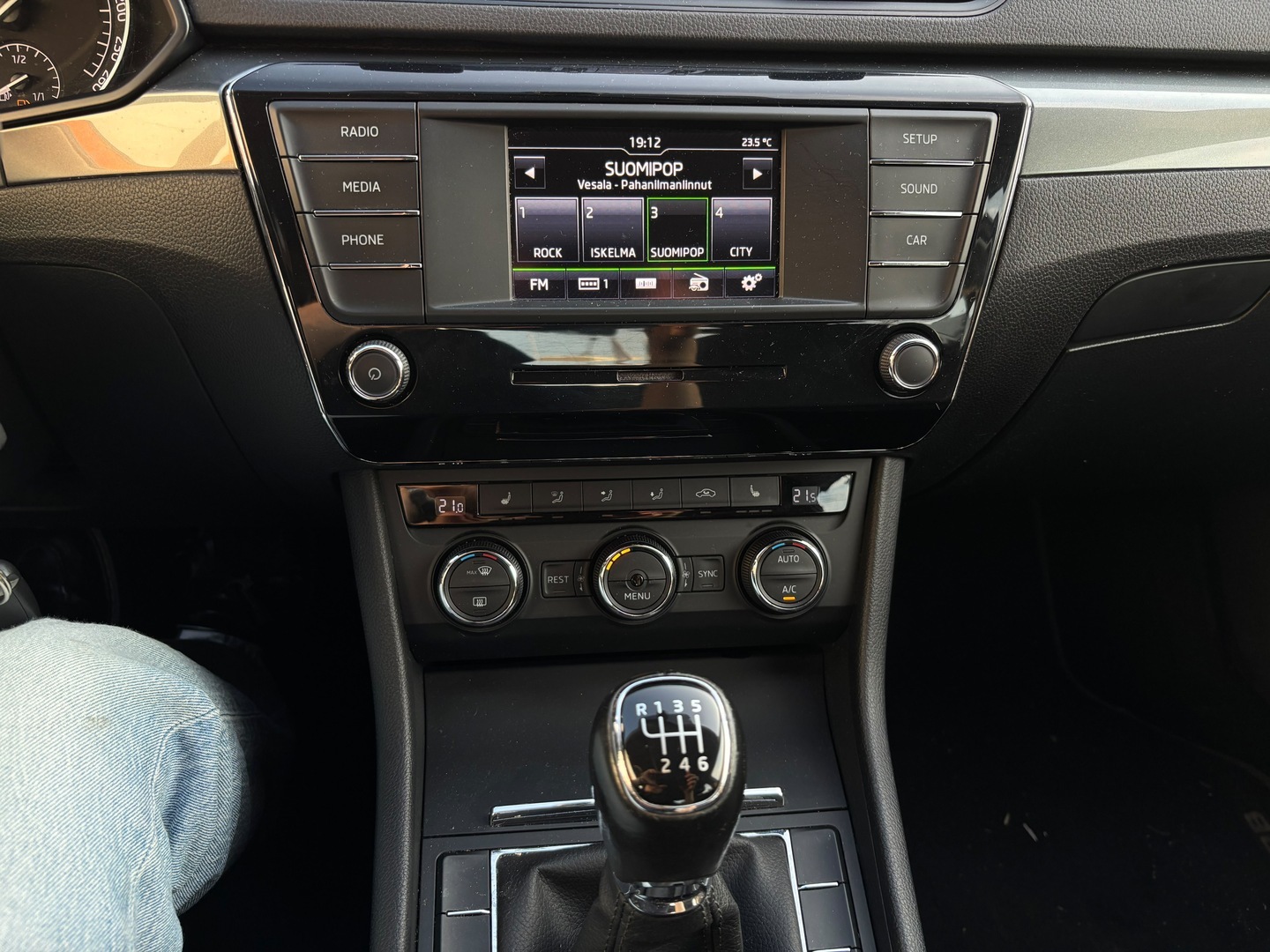 SKODA Superb 2016