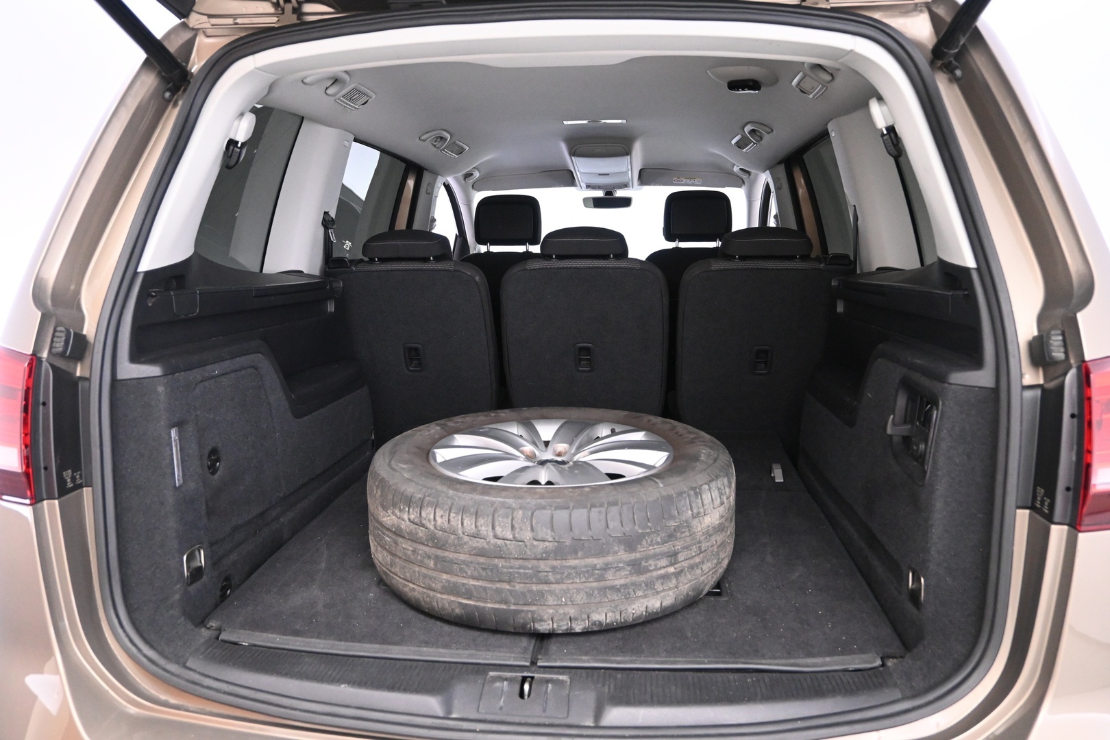 VOLKSWAGEN Sharan 2016