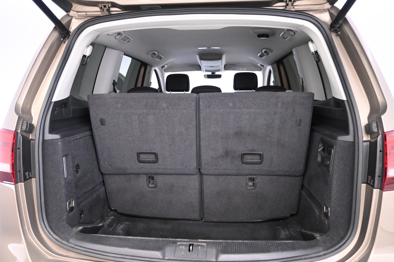 VOLKSWAGEN Sharan 2016