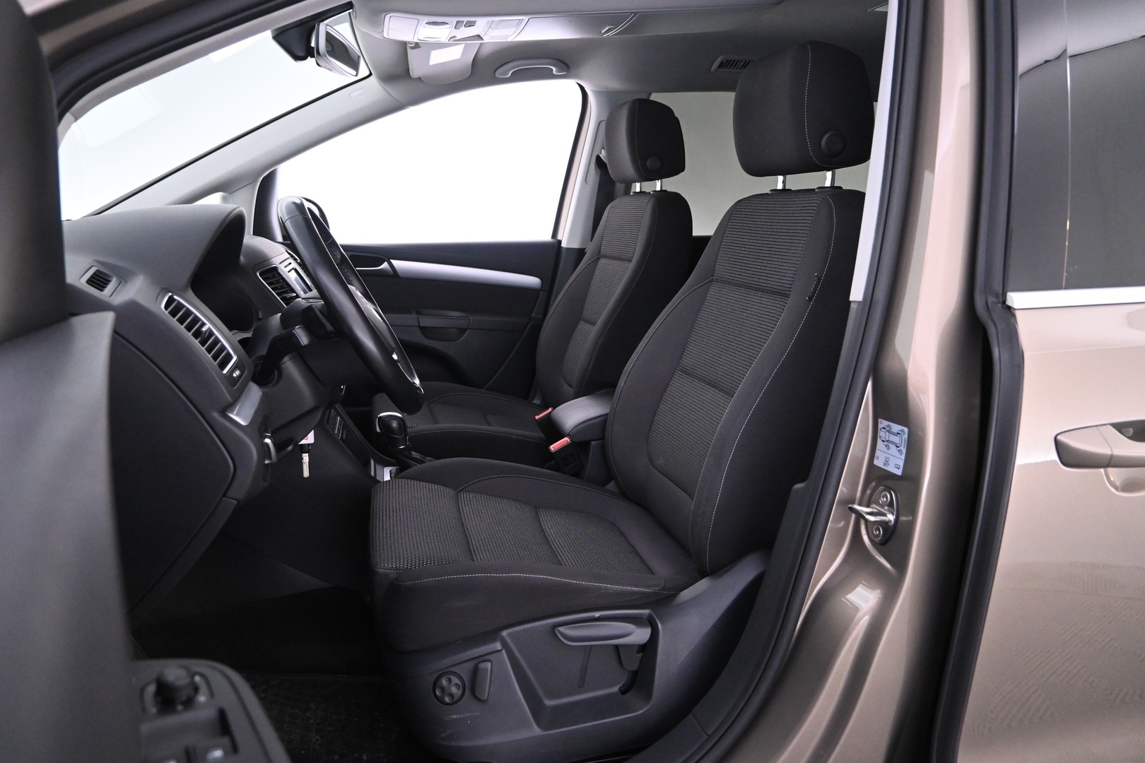 VOLKSWAGEN Sharan 2016