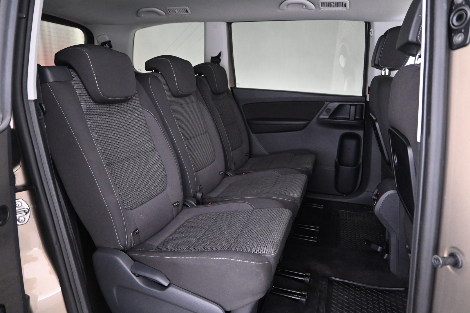 VOLKSWAGEN Sharan 2016