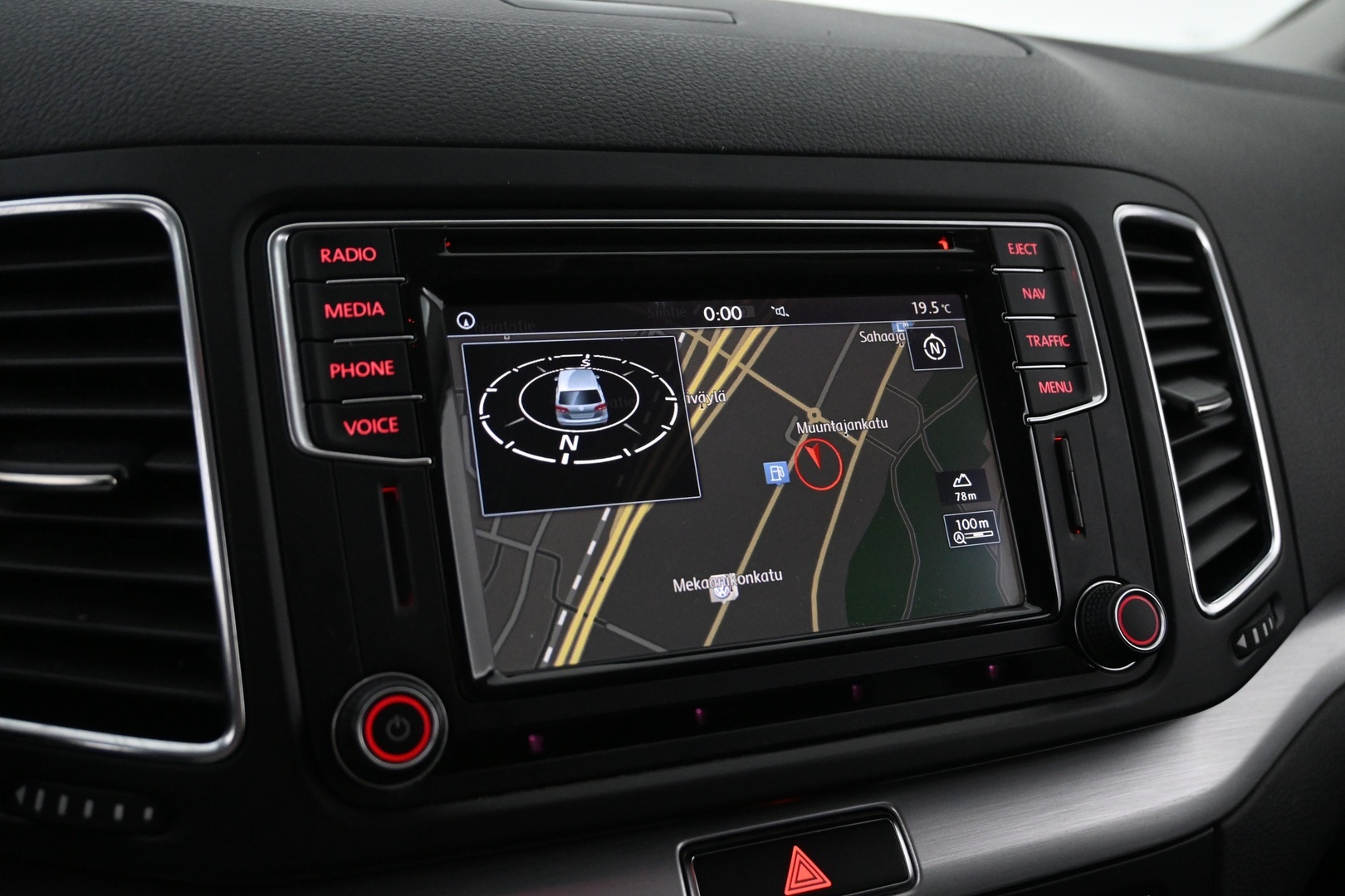 VOLKSWAGEN Sharan 2016