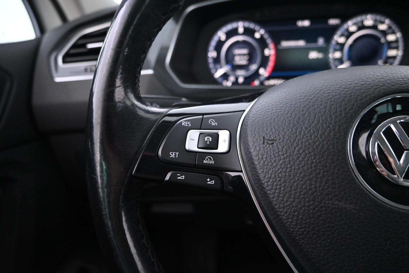 VOLKSWAGEN Tiguan 2017