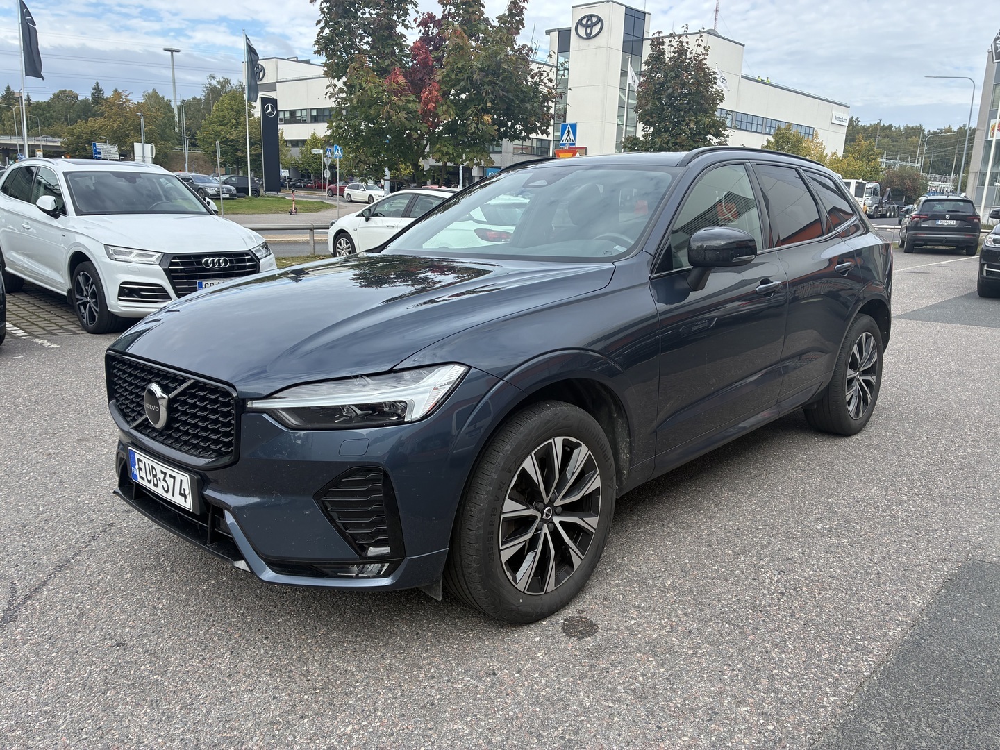 VOLVO XC60 2023