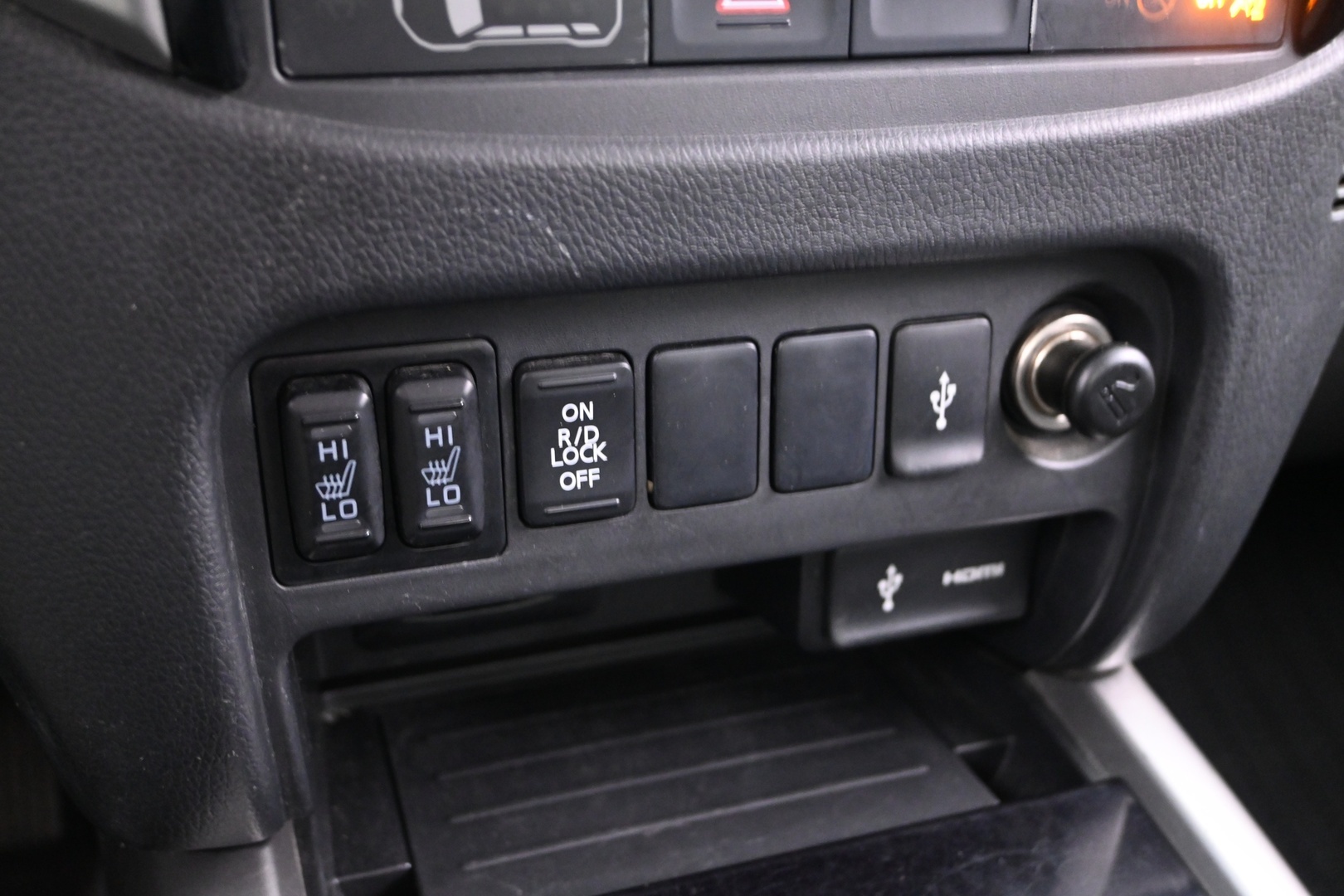 MITSUBISHI L200 2017