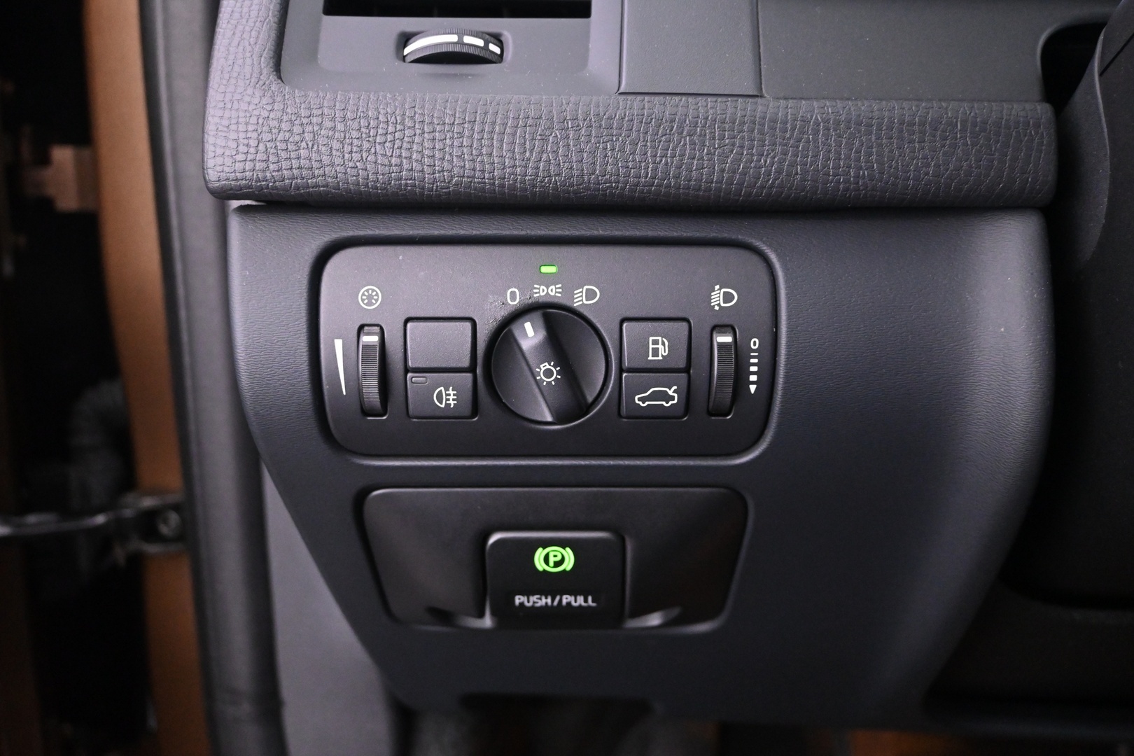 VOLVO XC60 2011