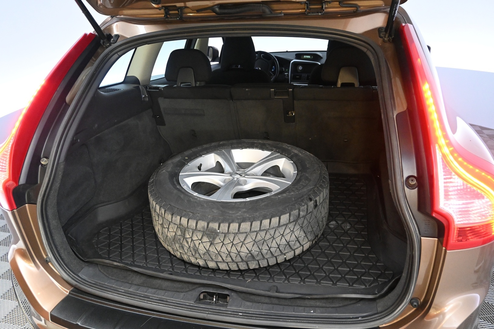 VOLVO XC60 2011