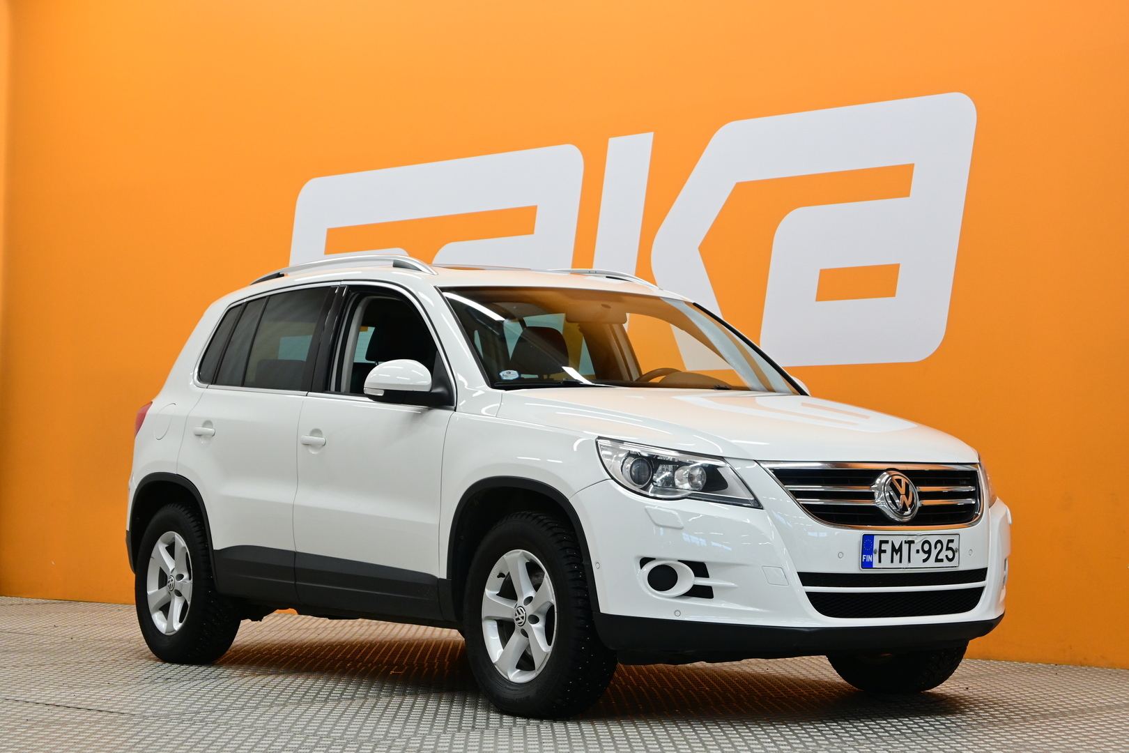 VOLKSWAGEN Tiguan 2011