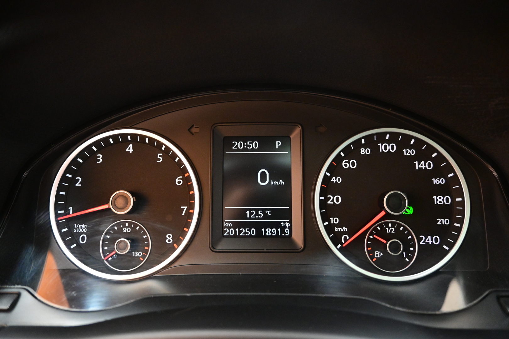 VOLKSWAGEN Tiguan 2011