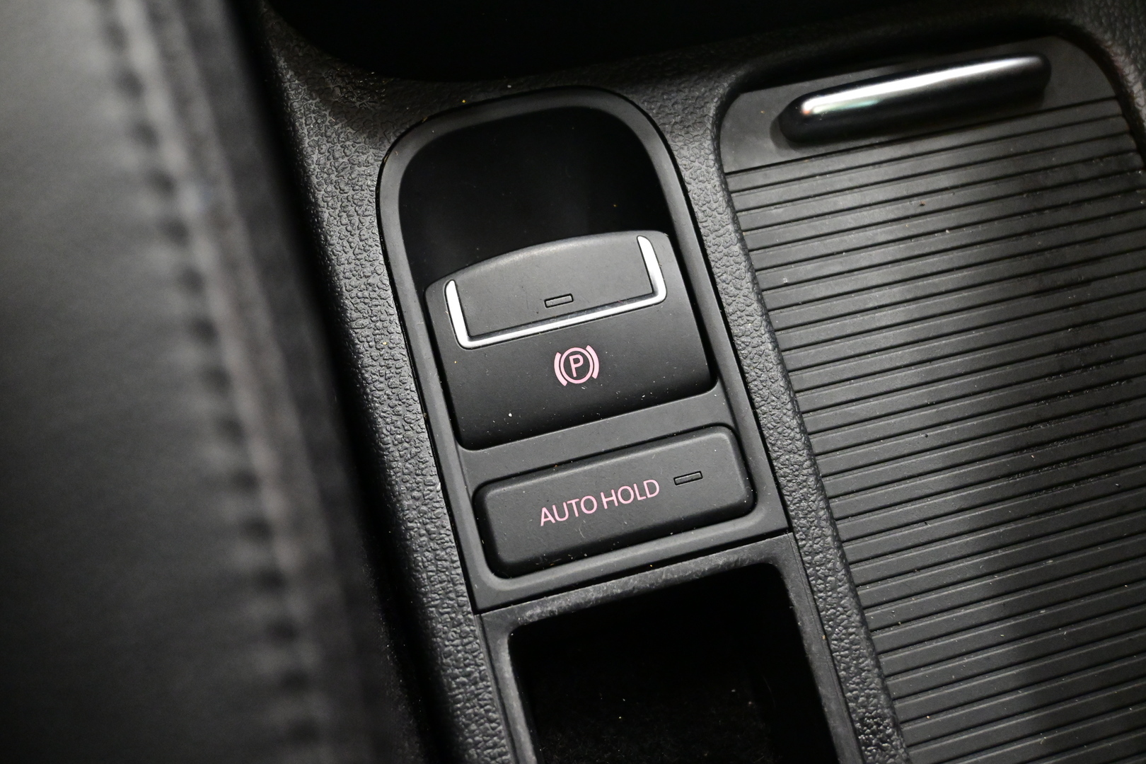 VOLKSWAGEN Tiguan 2011