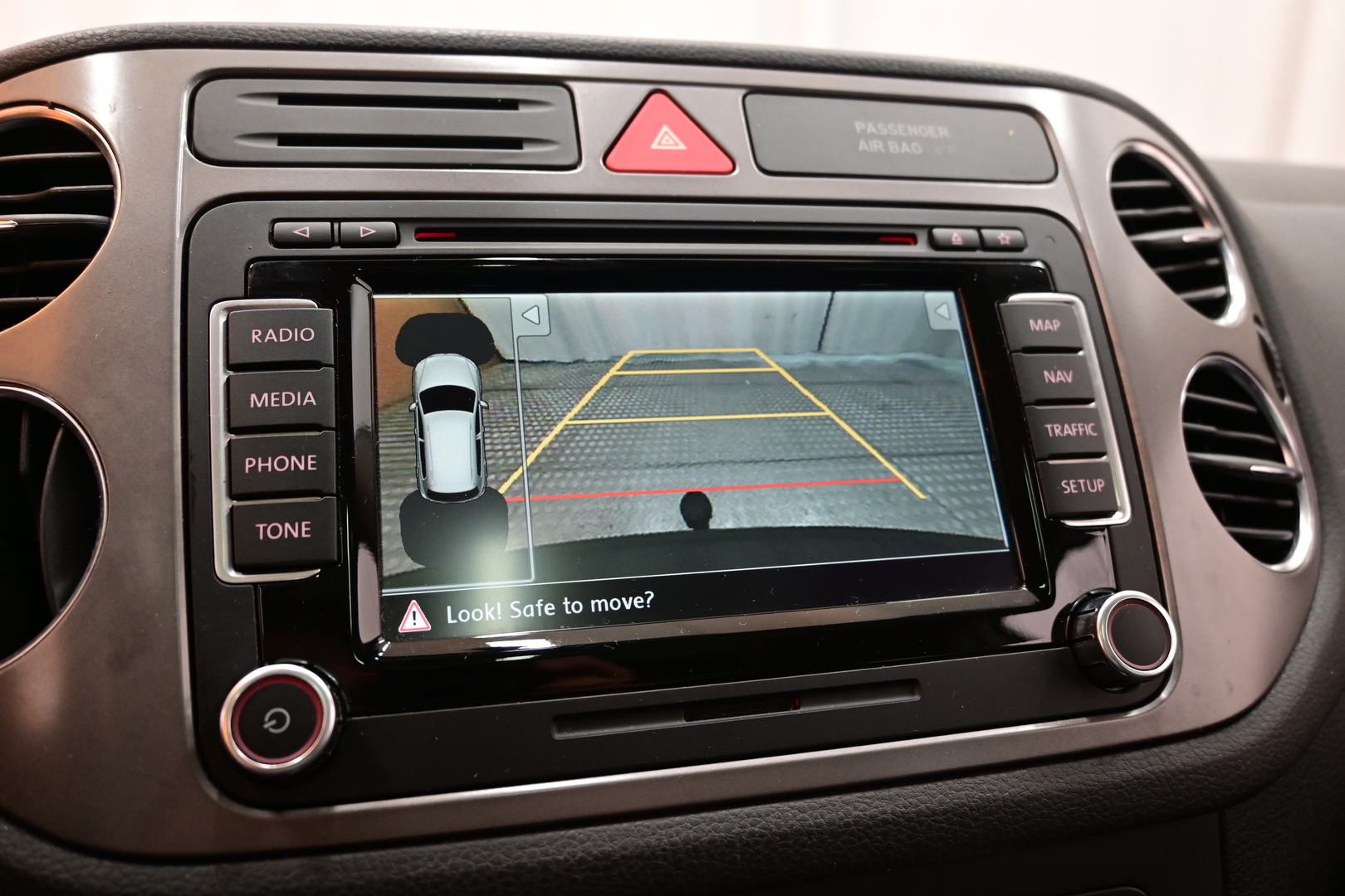 VOLKSWAGEN Tiguan 2011